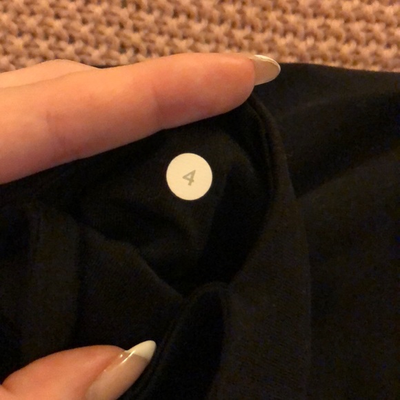 Lululemon Cropped Wunder Under Leggings! - Picture 4 of 4